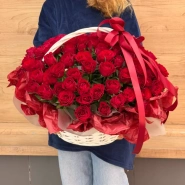 Корзина &laquo;Пленительница сердец&raquo; из 101 розы 0