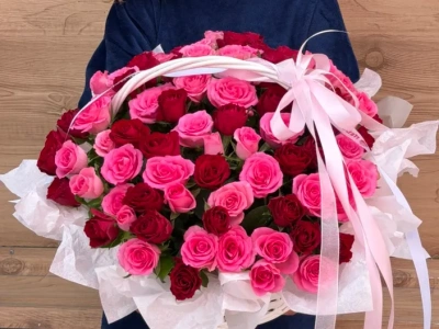 Корзина из 101 розы «Нежные чувства» 