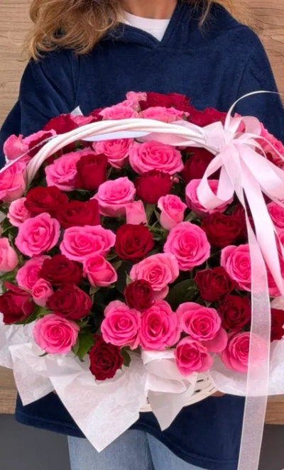 Корзина из 101 розы «Нежные чувства» 