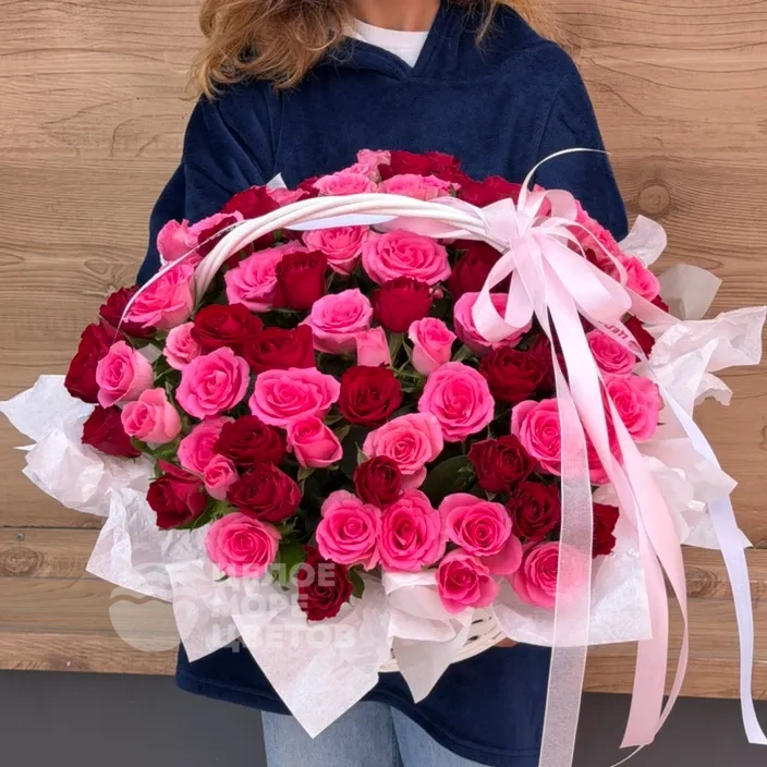 Корзина из 101 розы &laquo;Нежные чувства&raquo; 