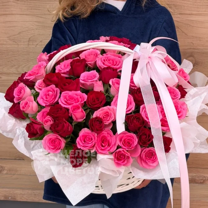 Корзина из 101 розы &laquo;Нежные чувства&raquo; 