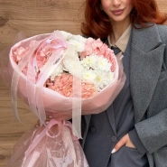 Букет с гортензиями и белыми хризантемами 1