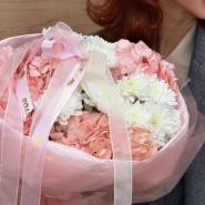 Букет с гортензиями и белыми хризантемами 2