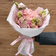 Авторский букет с гортензией и эустомой 3