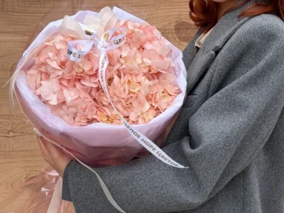   Монобукет из розовых гортензий