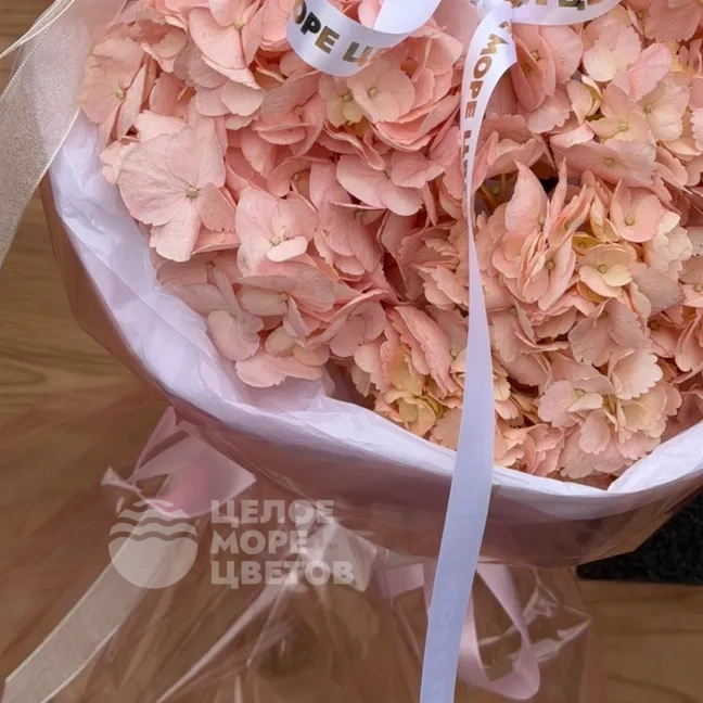   Монобукет из розовых гортензий