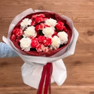 Букет с диантусами и розами 1